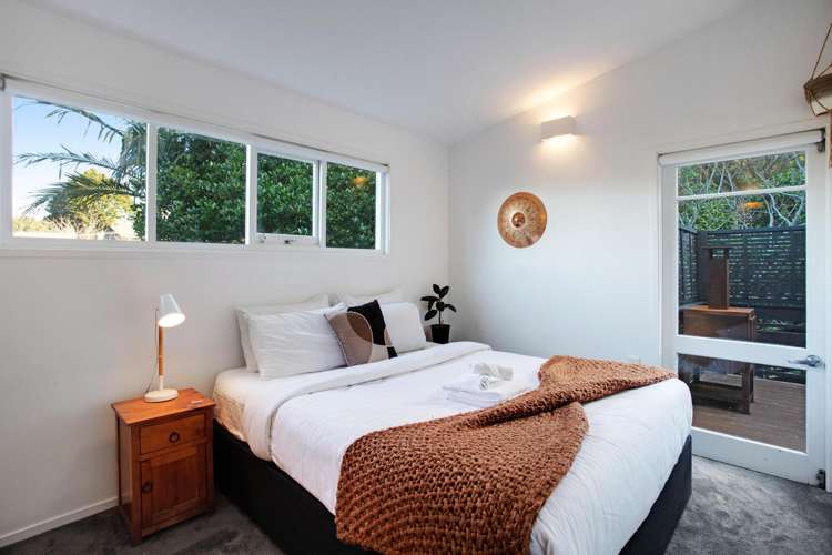 19 Laingholm Drive Laingholm_11