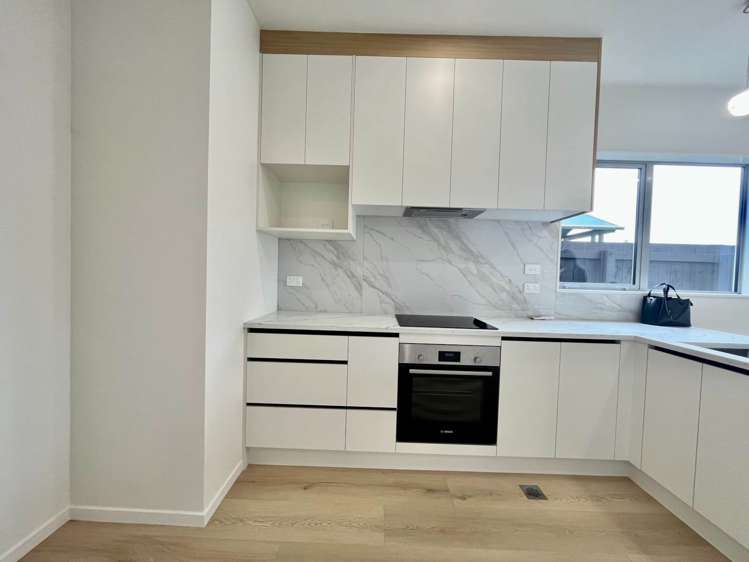 9/9 Coral Crescent Panmure_4