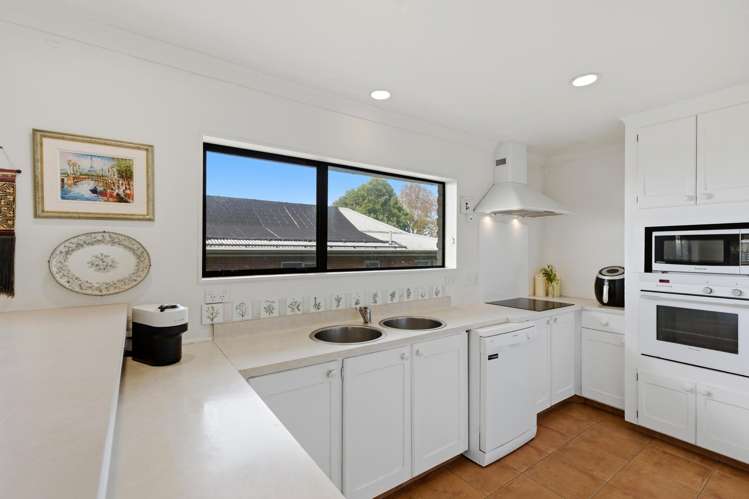 2 Geoffrey Road Torbay_11
