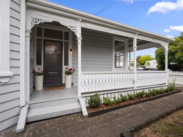8 Shoal Bay Road Devonport_18