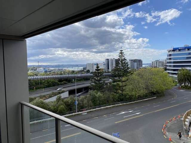 2 Bedroom Apartment on the Edge of CBD