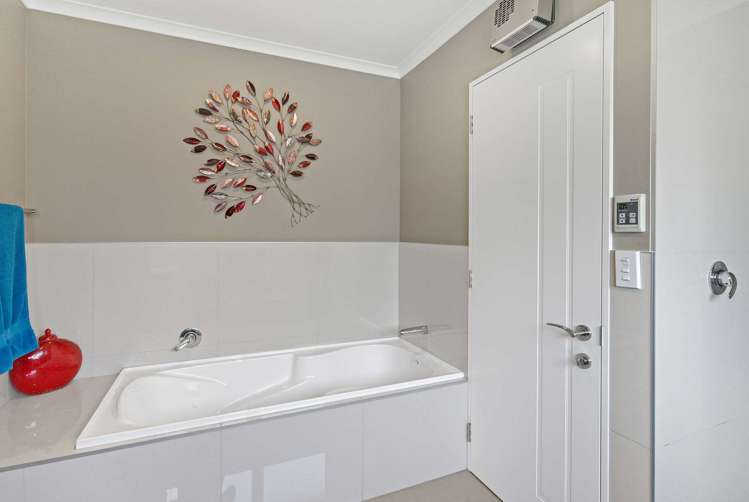 32 Sylvia Street Parklands_15