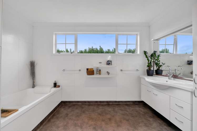 18 Pembroke Road Stratford_19