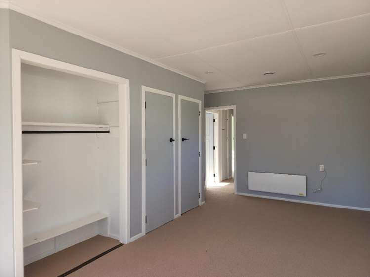 28 Old South Road Okato_17