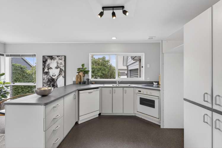 2/38 Rukutai Street Orakei_2