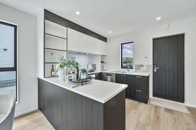 2/47 Beach Road Te Atatu Peninsula_1