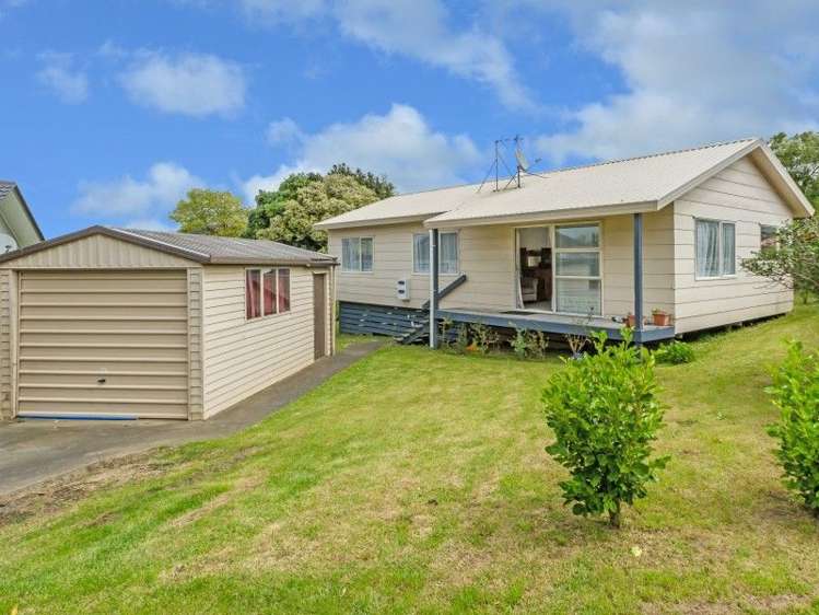 6 Anglers Way Wattle Downs_0