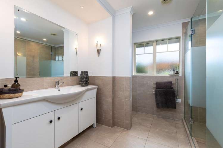 2 Aratia Way Richmond_11