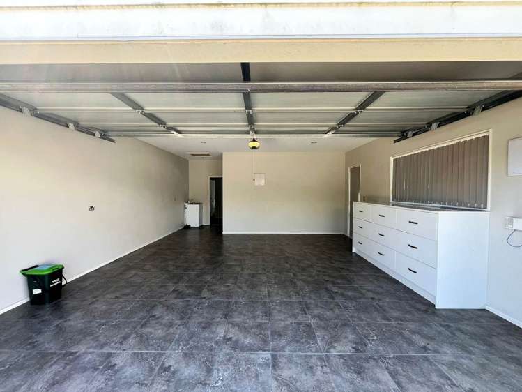 22 Helianthus Avenue Flat Bush_14