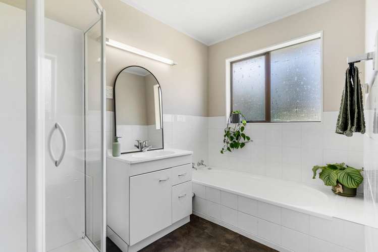 34 Percy Dyett Drive Karori_10