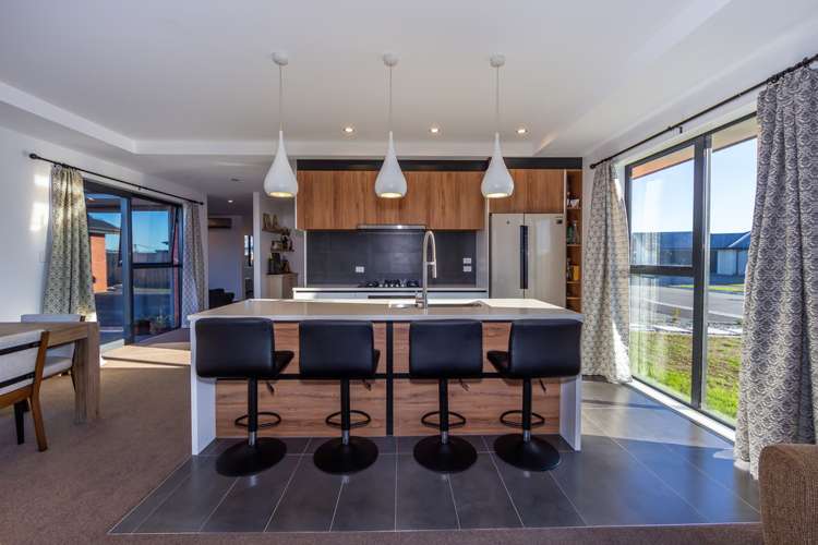 10 Bonecrusher Street Lincoln_4