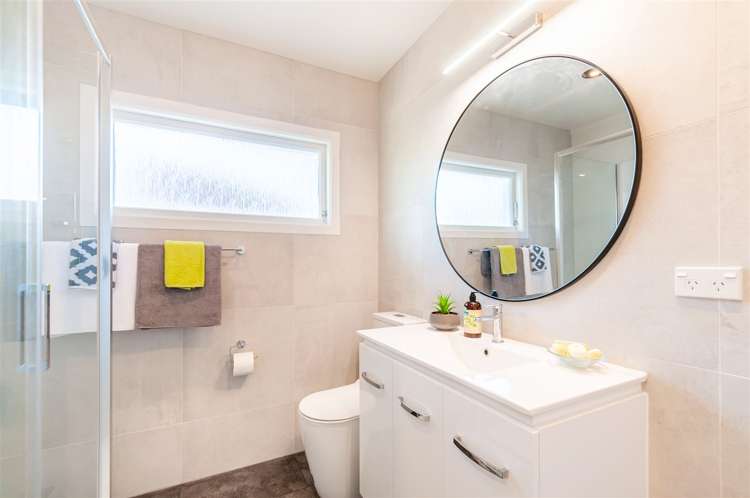 1 Thompson Place Cable Bay_11