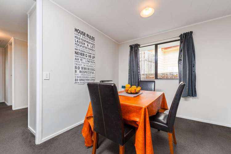 2/112 Solar Road Glen Eden_7