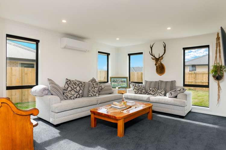 22 Spitfire Drive Burleigh_6