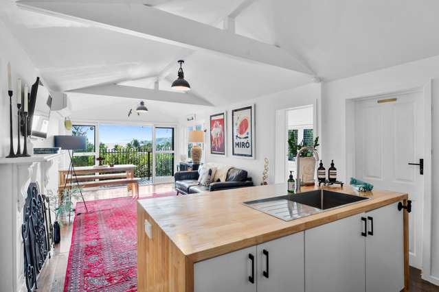 8 Fourth Avenue Onetangi_3