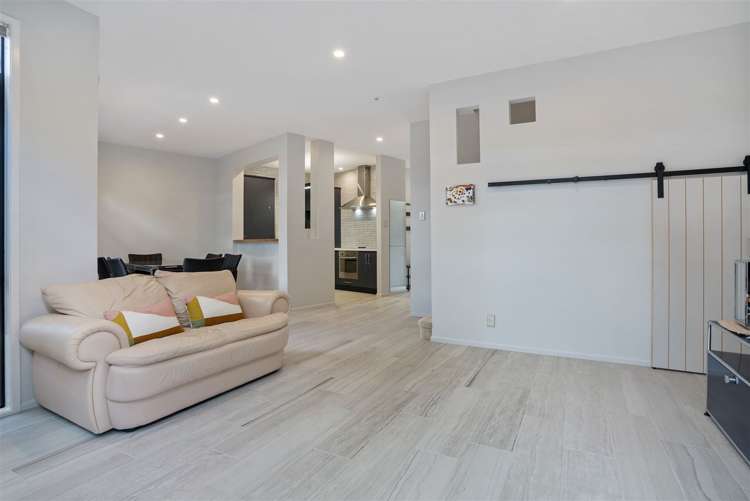 2/2 Armoy Drive East Tamaki_7