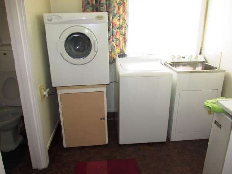 1 Ross Street Reefton_14