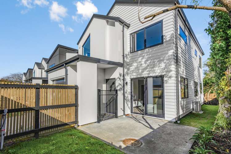 10/12 Marion Street Silverstream_20