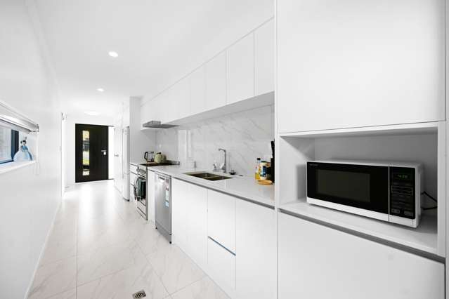 2A Oku Close Hillcrest_1