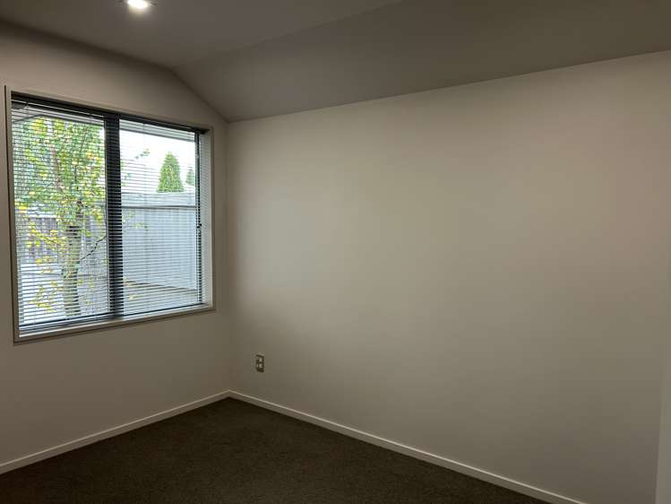 3 The Gate Yaldhurst_10