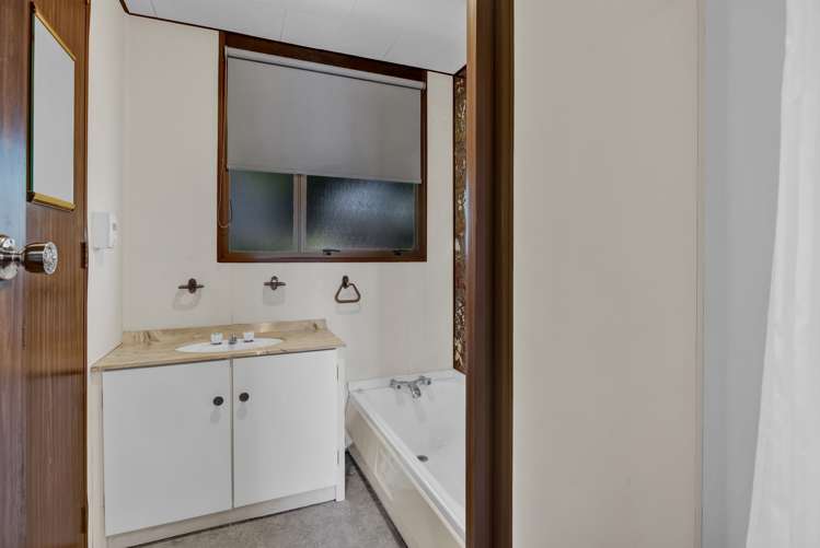 7 Lindaver Grove Merrilands_38