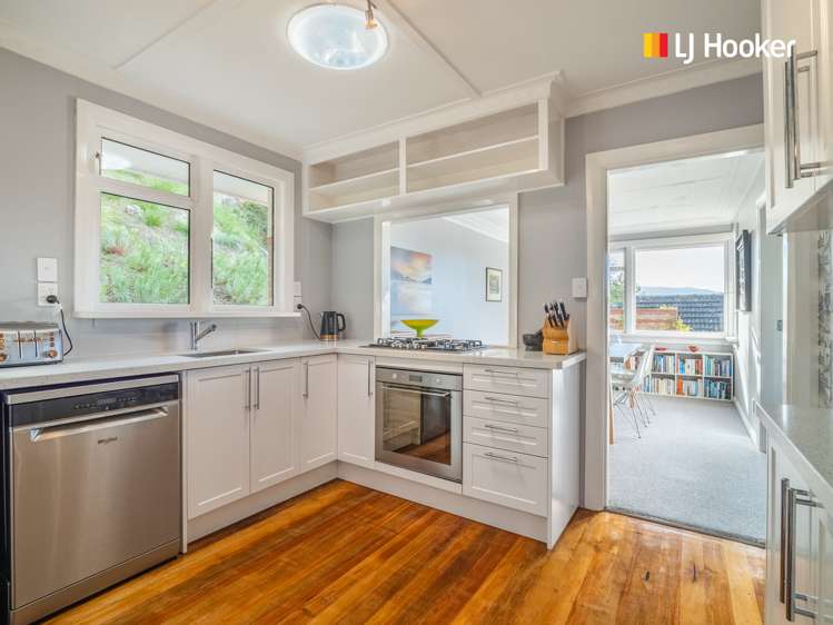 92 Easther Crescent Kew_10