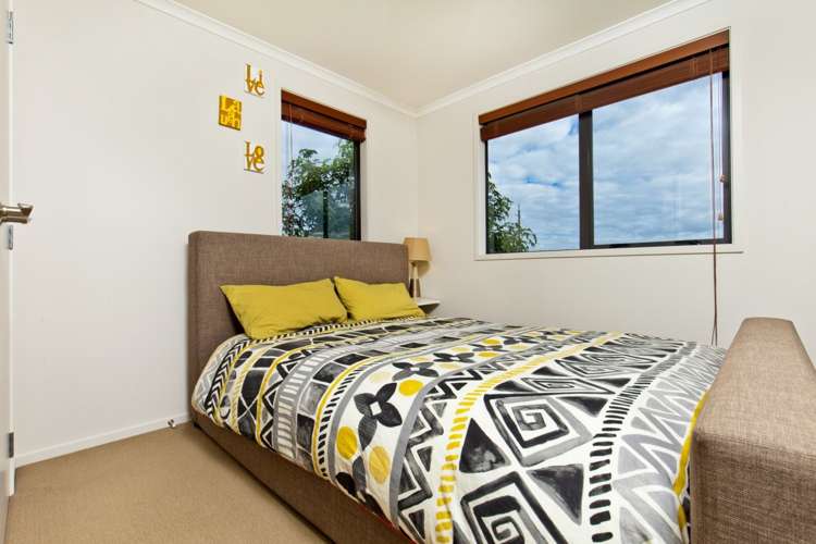 21 Greenbough Lane Greenhithe_14