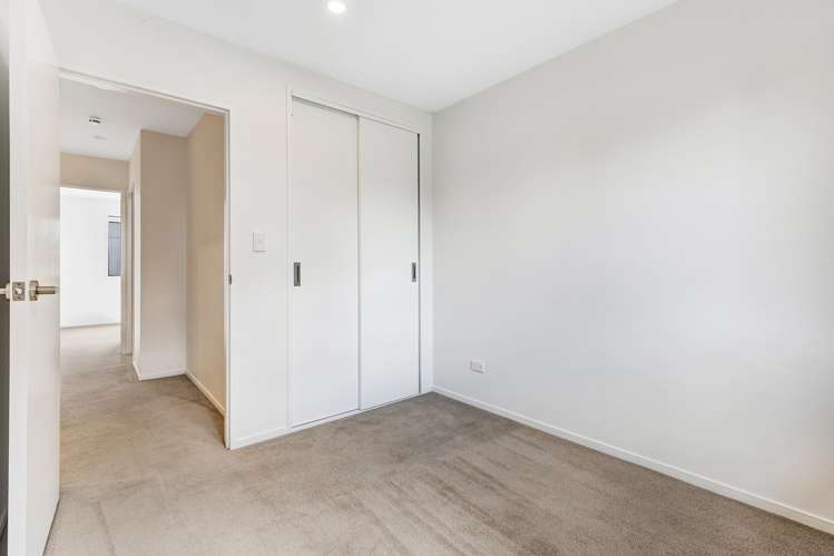 13 Eileen Newey Place_5