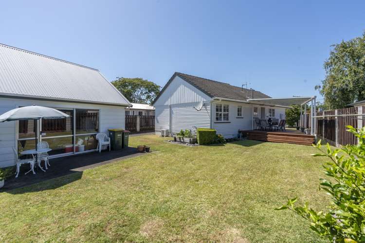 57 Garden Heights Avenue Glenview_19