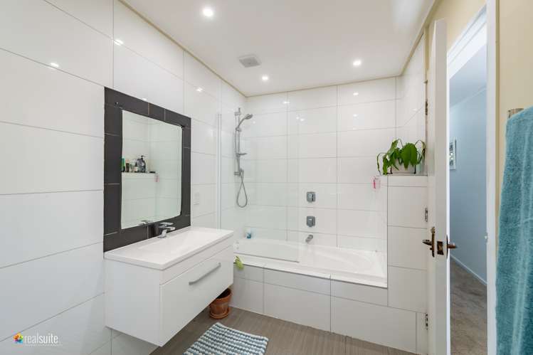 18 Langwell Place Papakowhai_12