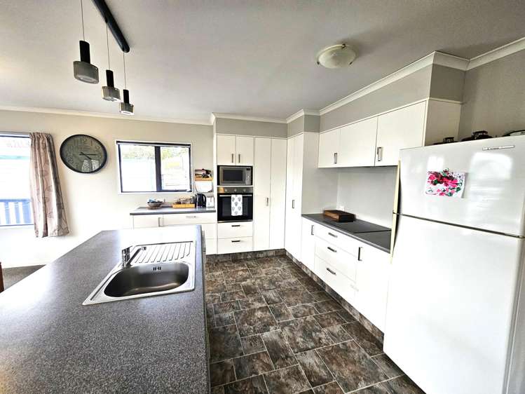 8 Macandrew Street_3
