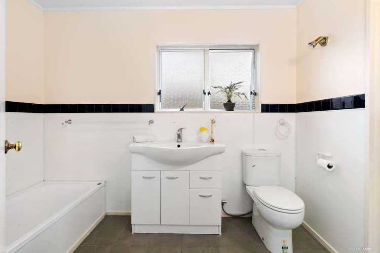 9b Covic Avenue Blockhouse Bay_13