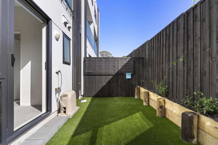 4/21 Erima Avenue Point England_12