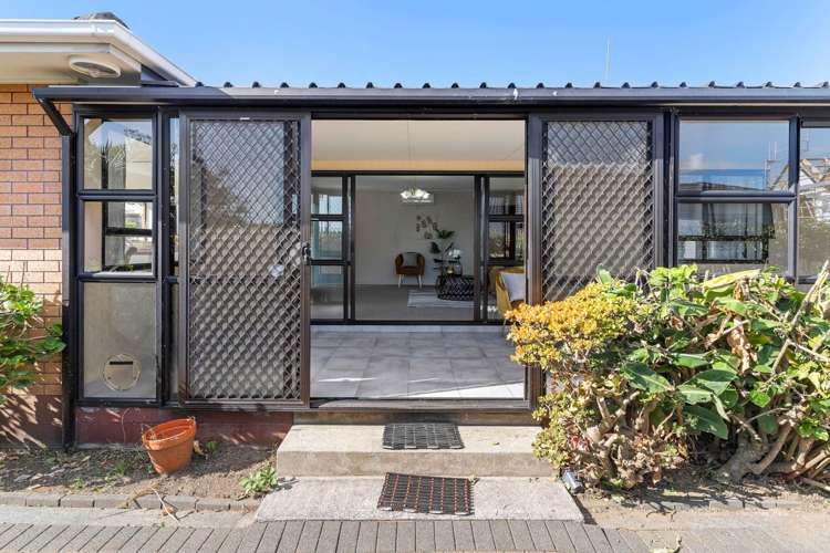 2/86 Donovan Street Blockhouse Bay_5