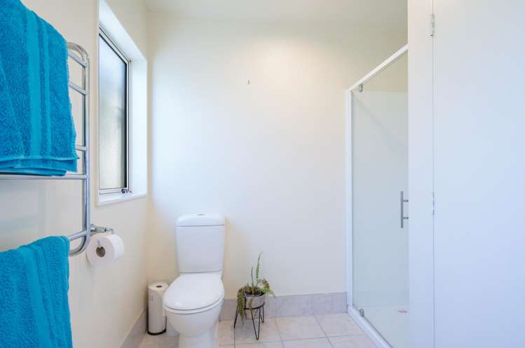 15 Aldinga Avenue Stoke_11