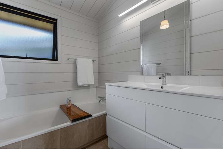 46 Stratford Drive Cable Bay_13