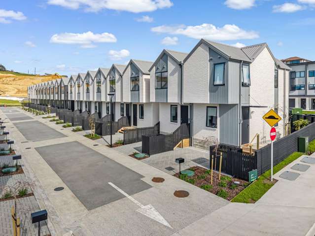 **Modern Townhouse in beautiful Orewa**