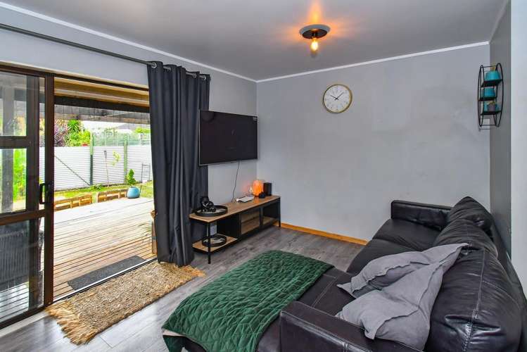 2/121 Clevedon Road Papakura_5