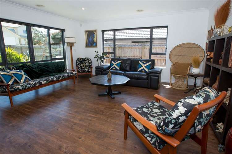 8 Tararua Close Aotea_13