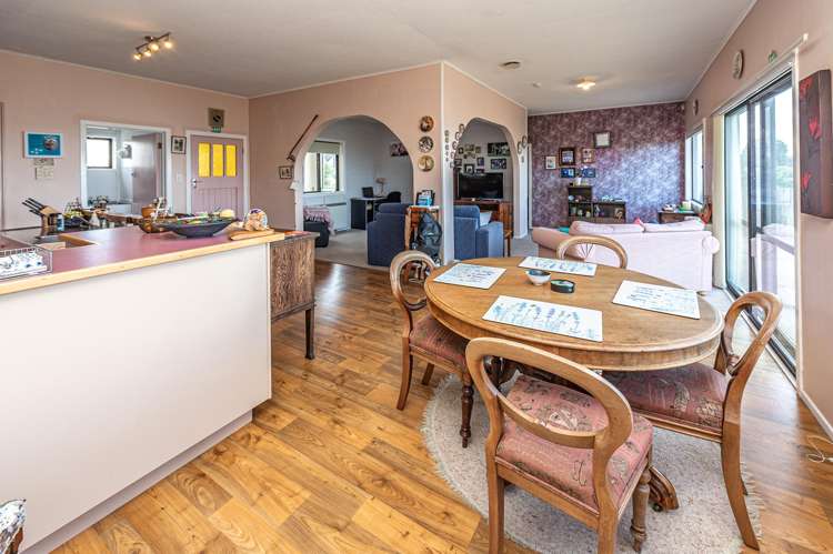 13 Okiwa Terrace Waiinu Beach_11