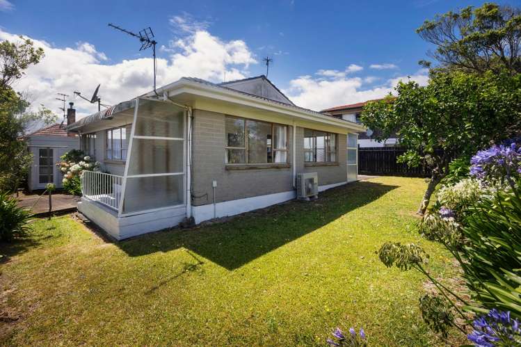 2/501 Richardson Road Mount Roskill_13
