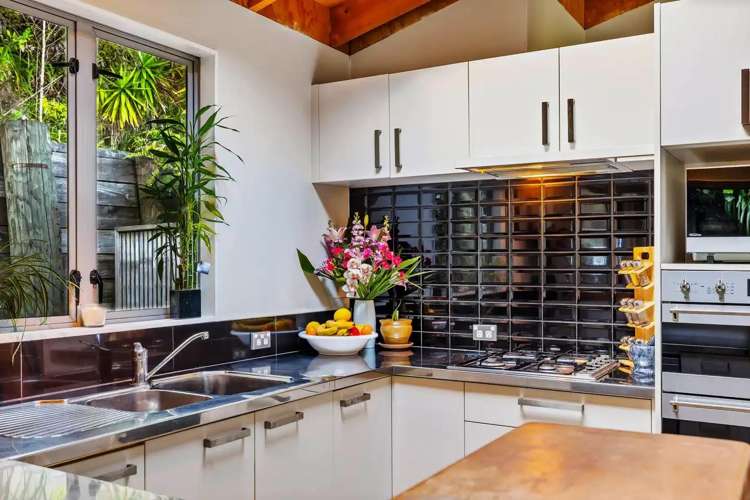 184 Huia Road Titirangi_10