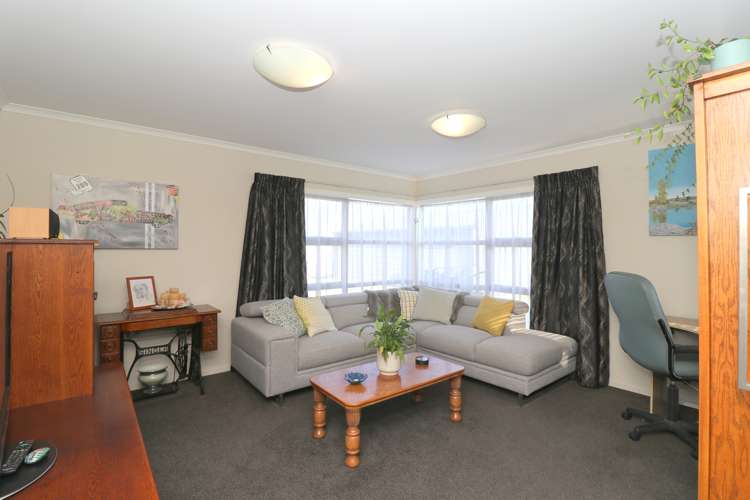 21 Sunrise Drive Seaward Bush_13