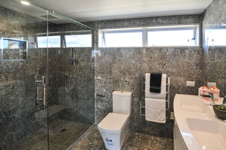 14 Greenlink Rise Long Bay_14