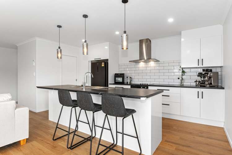 2 Cascade Crescent Tikipunga_3