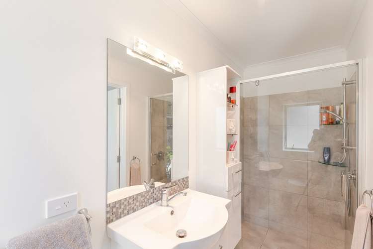 9 Gregory Grove Clive_9