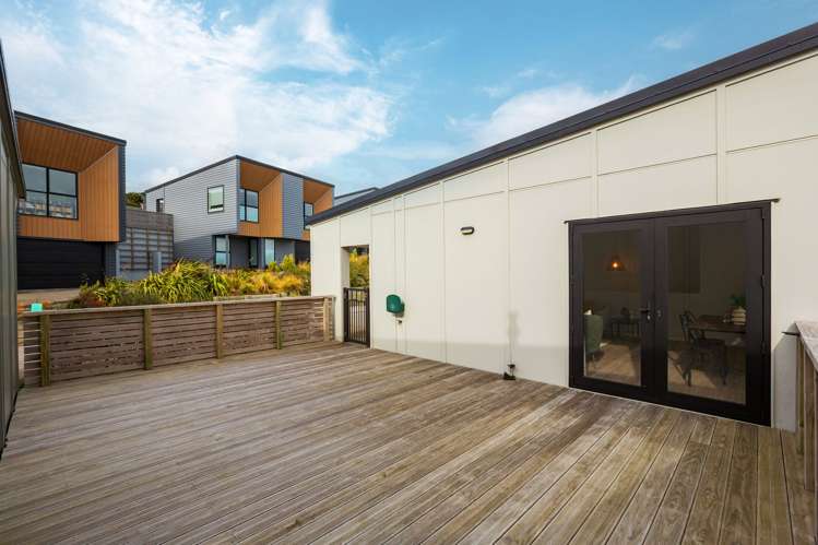 30 Red Beech Avenue Woodridge_12