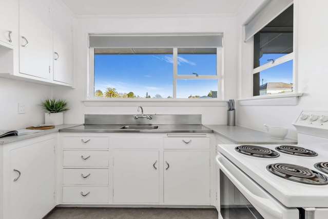 2/13 Avenue Road West End_2