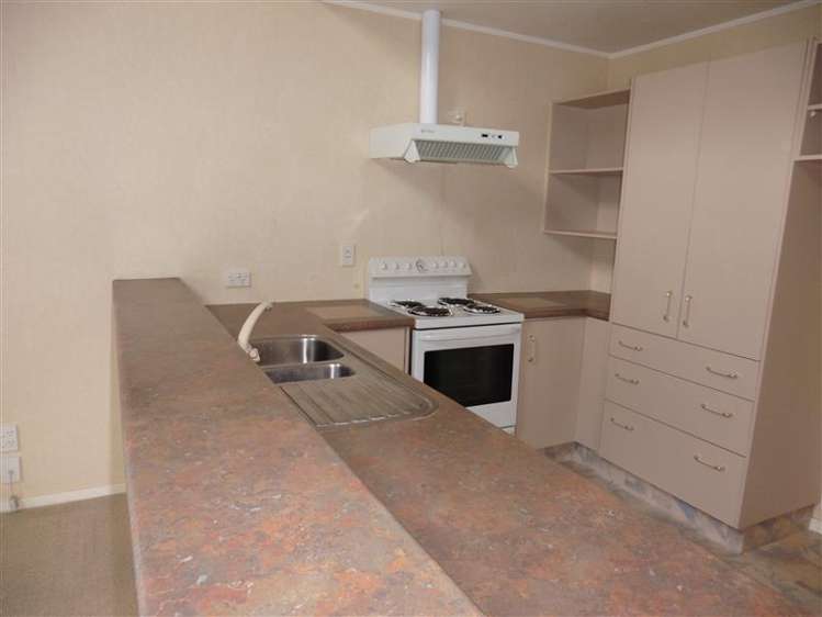 806 Gordon Road 10495_3