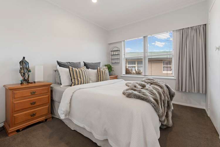 14 Bradbury Road Botany Downs_9